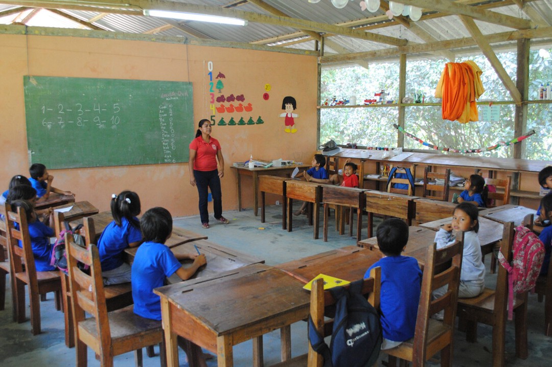 Bild 4 von 15: In der mittlerweile ecuadorianischen Schule kann dank der Unterstützung durch Spendengelder und Lehrpersonen mehrsprachig unterrichtet werden. 